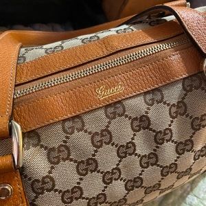 monogram GG shoulder bag in excellent conditions